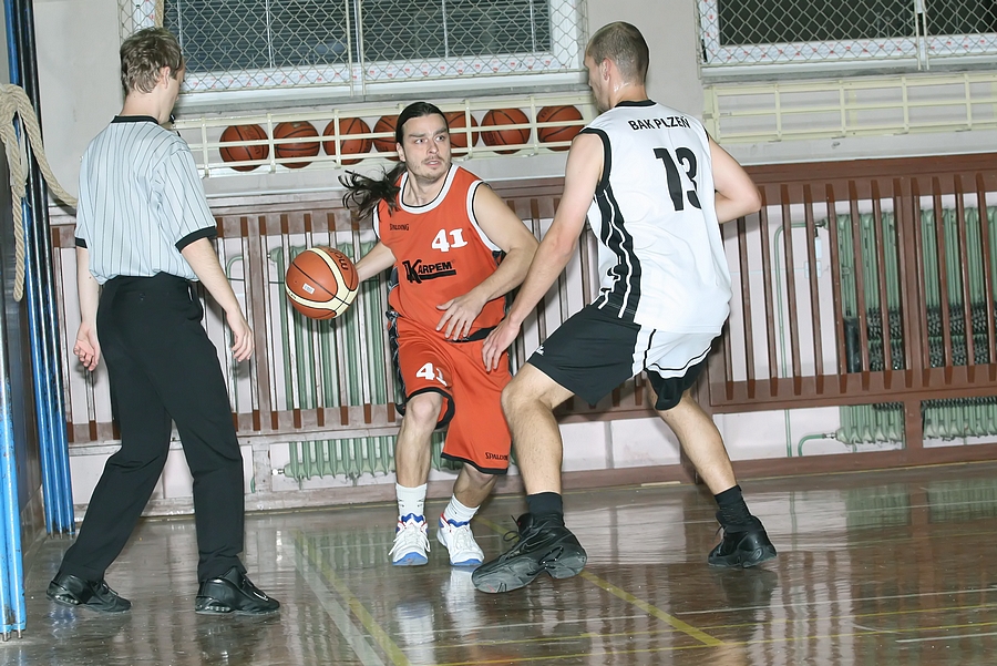 Muži vs. BAK 